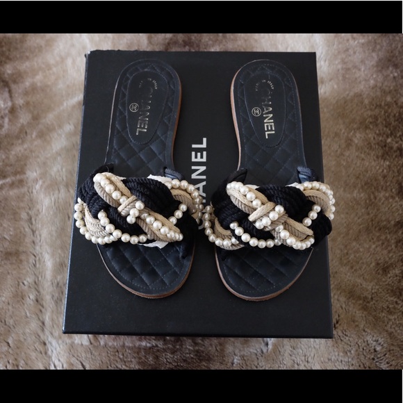 CHANEL Shoes - Auth Chanel Coco Pearl Cord Sandal Mules 38/7-7.5